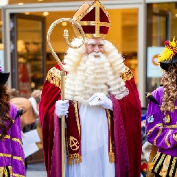 Bezoek van Sinterklaas en 2 Hippe Pieten