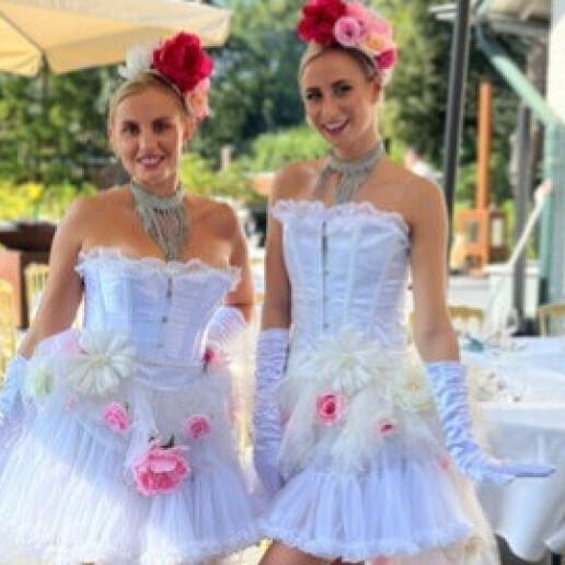 Animatie Waddinxveen  (NL) Bloemendames/bruiloft act/bloemenmeisje