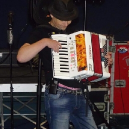 Accordionist Apeldoorn  (NL) Accordionist Roy Otters