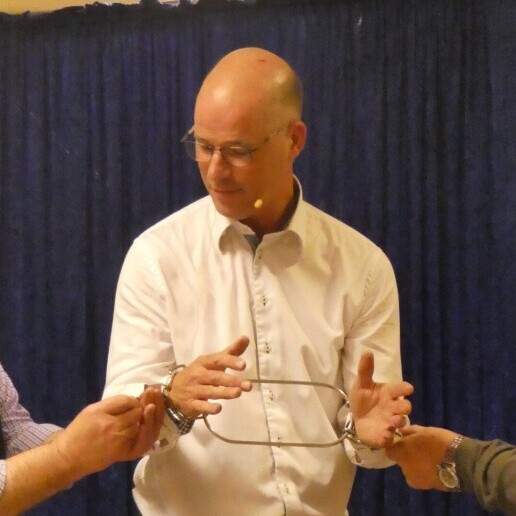 Spreker Bavel  (NL) Magic Lezing voor senioren Nooit te oud!