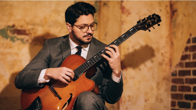 Gitarist | excellent