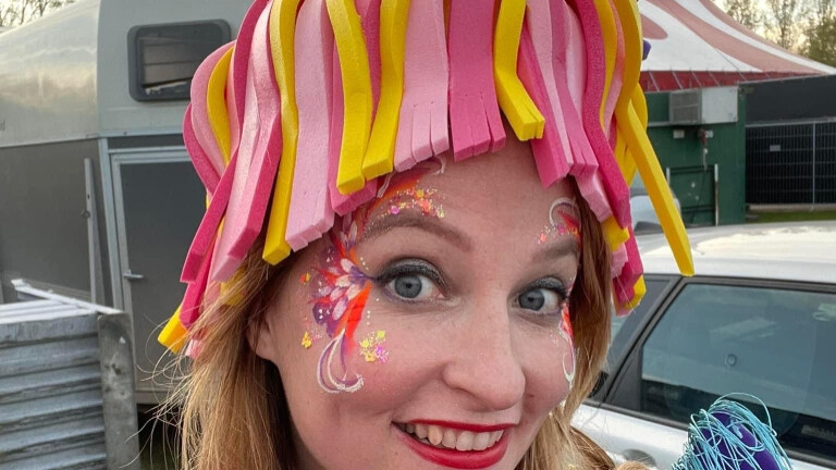 Neon Schmink met  Brabantse gezelligheid
