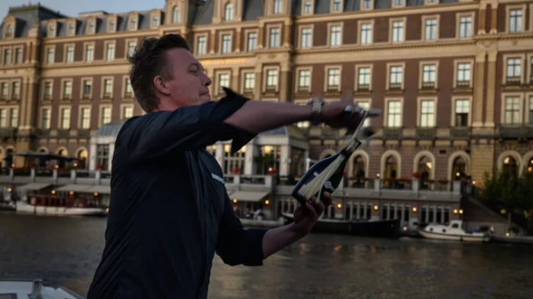 Bubbles Master as a sabreeur on location