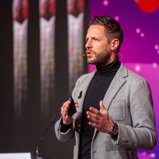 Speaker Oosterwolde  (Gelderland)(NL) The future of your industry