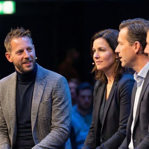 Speaker Oosterwolde  (Gelderland)(NL) Interviews en panel gesprekken over AI