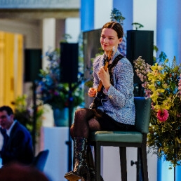 Singer (female) Paris Tamarae – Elegant Live Music Jazz & Soul