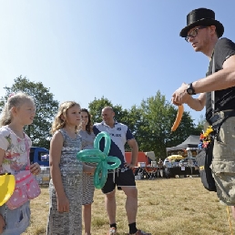 Balloon artist Lange Jan