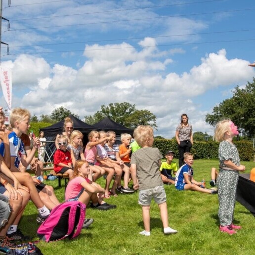 Goochelaar Leek  (NL) Kindershow Goochelaar