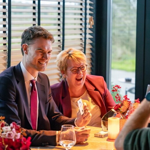 Magician Hoofddorp  (NL) Table magician Milan ten Bosch