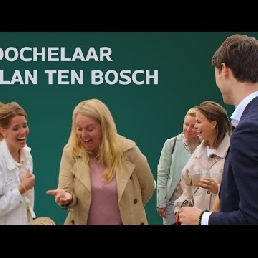 Tafelgoochelaar Milan ten Bosch