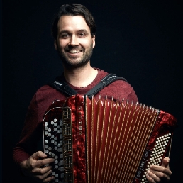 Accordionist Amsterdam  (NL) Accordionist Gijs Leegwater