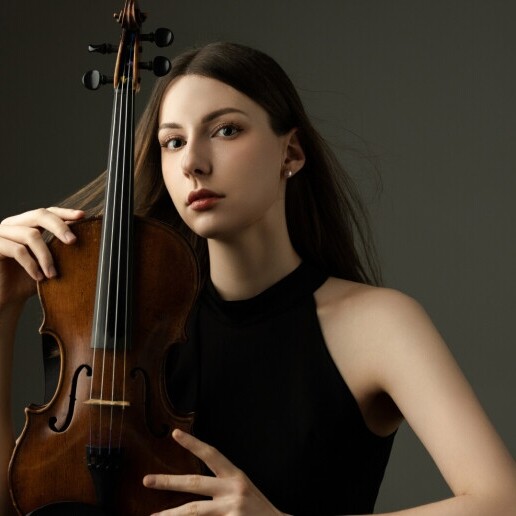 Violinist Eindhoven  (NL) Violinist Anastasia; From classic to pop