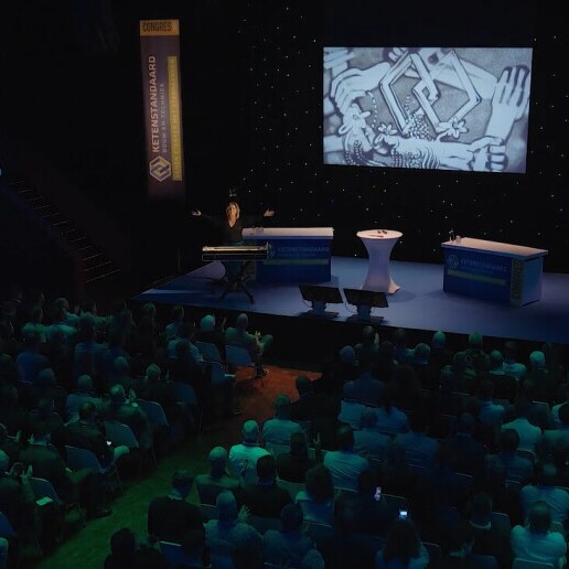 Artist Haarlem  (NL) LIVE ILLUSTRATION WITH SAND - sand art