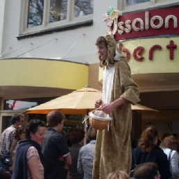 Easter bunny / Easter bunnies on stilts