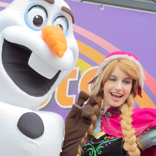 Character/Mascott Diemen  (NL) Olaf snowman mascot hire, Christmas