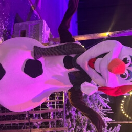 Olaf de sneeuwpop mascotte inhuren