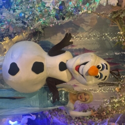 Olaf de sneeuwpop mascotte inhuren