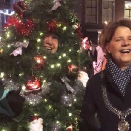 De kerstboom die zingt en wandelt