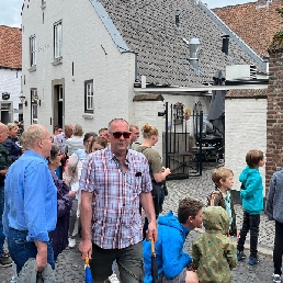 Levend standbeeld Zangeres Steengoed