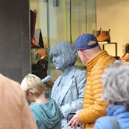 Actor Ruinen  (NL) Living statue Singer Stoneware