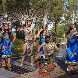 Azteka indianen Amazon show dansgroep