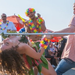 Tropische Show met Hawaiiaanse Danseres