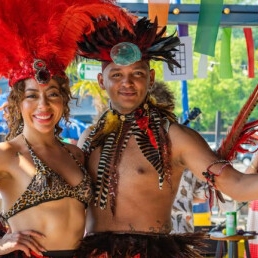 Tropische Show met Hawaiiaanse Danseres