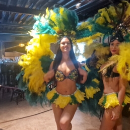 Braziliaanse Show met Danseressen en DJ