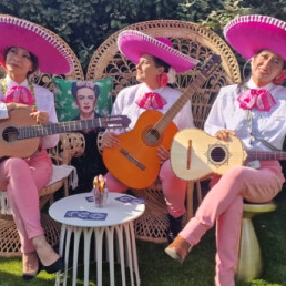 Frida Kahlo the pink mariachi duo /trio