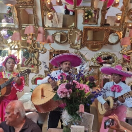 Viva la Vida de Frida Mariachi band