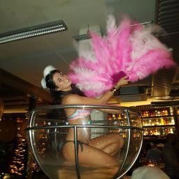 Burlesque dancers