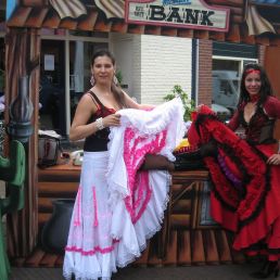 CanCan dancers