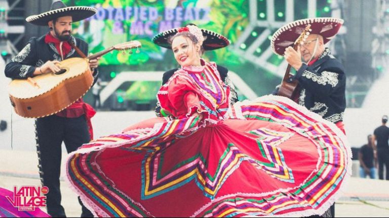 Mariachis - Mariachi serenade music duo