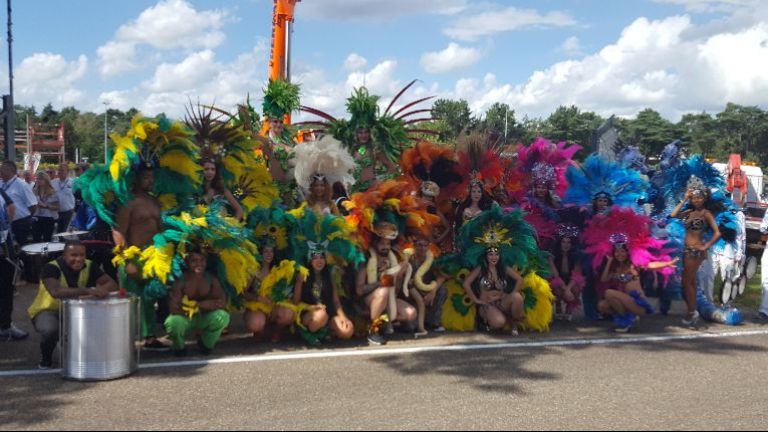 Parade samba dancers