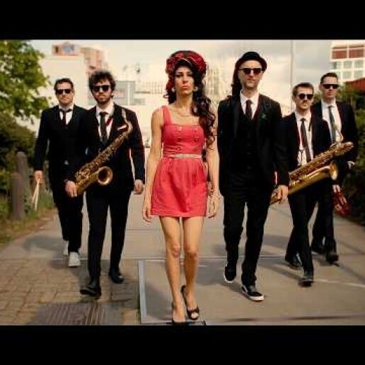 Call me Amy - Smallband