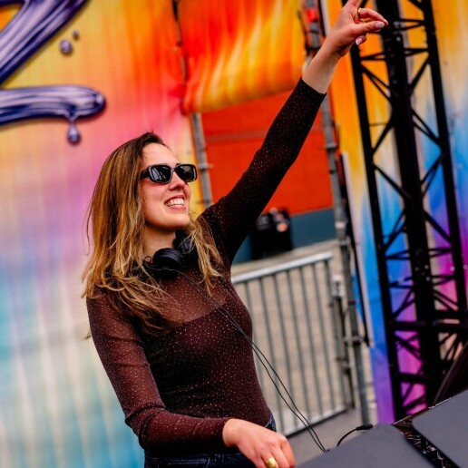 DJ Amsterdam  (NL) Demi Elisa