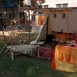 Fortune teller Nieuwerkerk aan den IJssel  (NL) Medium in Medieval Style