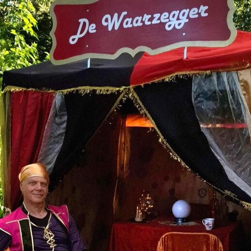 Waarzegger Nieuwerkerk aan den IJssel  (NL) Waarzegger / Orakel Pim