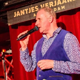 Peter Vagevuur feestzanger nederlandstal