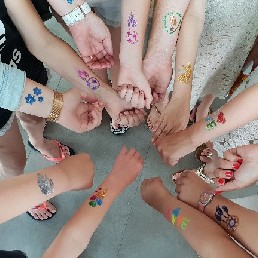 Schminker Oegstgeest  (NL) Spetterende Glittertattoos