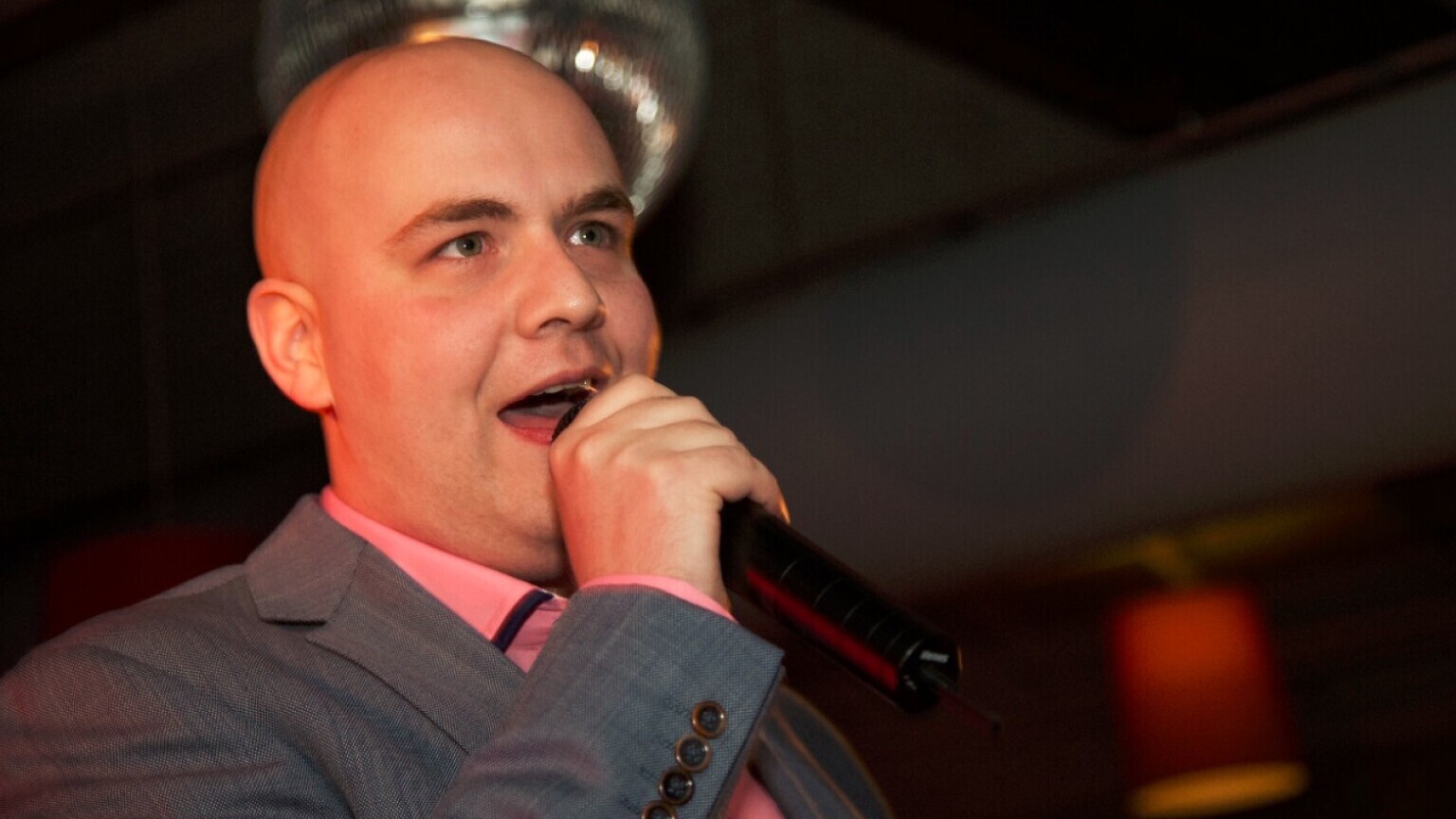 Dennie -  FEEST IN DE TENT