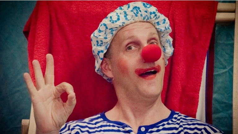 Clown Doedel gaat naar Spanje