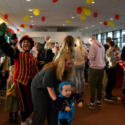 Kindervoorstelling Ridderkerk  (NL) Pietje Magie & co, Sint drive in show