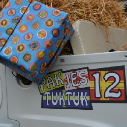 Pakjes TUK TUK 12, de DJ Sint act!