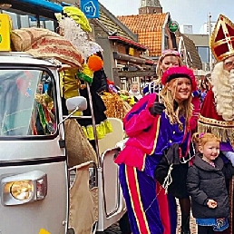 Pakjes TUK TUK 12, de DJ Sint act!