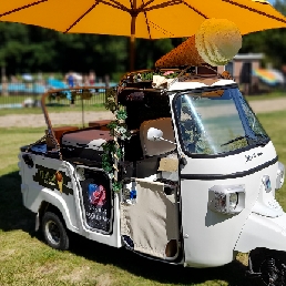 De (schep) IJS tuk-tuk Foodtruck