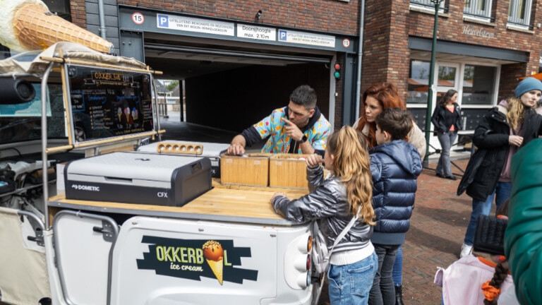 De (schep) IJS tuk-tuk Foodtruck