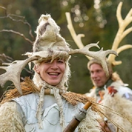 Christmas act with waders in white