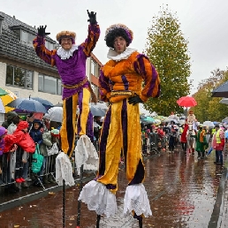 Kindervoorstelling Winterswijk  (NL) Kunstige pieten op stelten