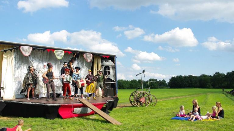 Theater Truck - Raaf Rock Show